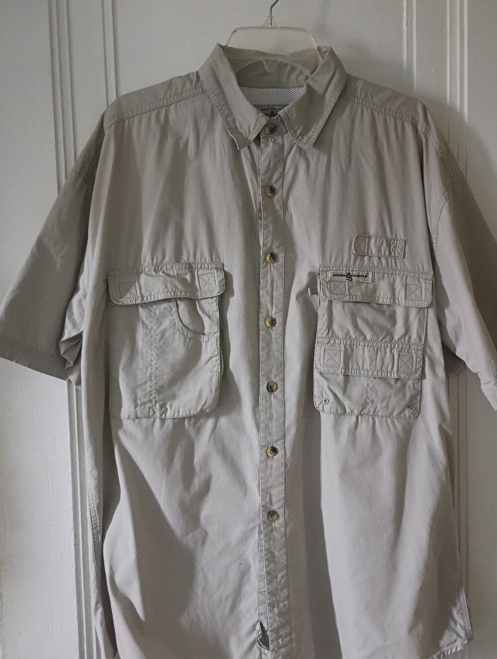 Light Beige Short-Sleeve Casual Button-Down Shirt with Multi-Pocket Front